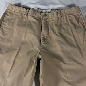 J. Crew mens khaki Essential Chino flat front 10.5" inseam shorts - size 36